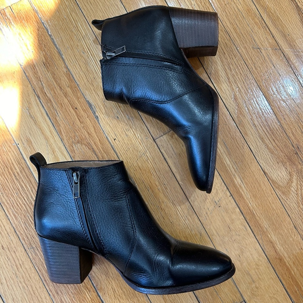 *SOLD* Madewell Black Leather Booties Zipper Fall Winter Casual Boho Minimalist